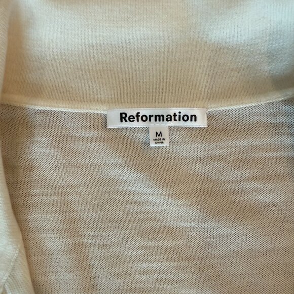 Reformation Lucas Relaxed Regenerative Lightweight Merino Wool V Sweater M - Picture 4 of 6